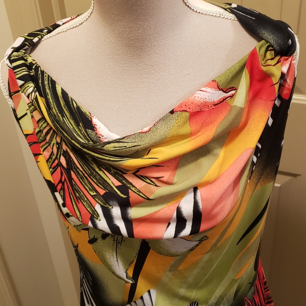 Libra Colorful Printed Top - Picture 5 of 9